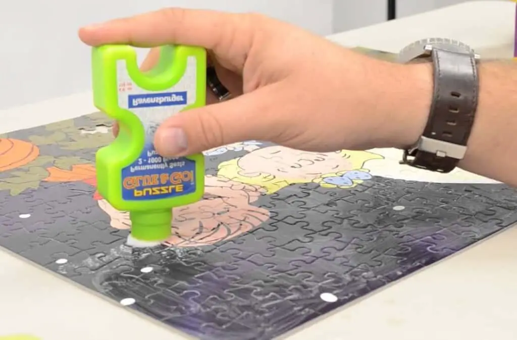 how to glue Puzzle together
