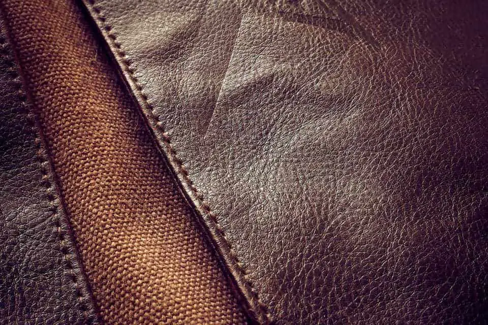 Prepare a good surface of leather