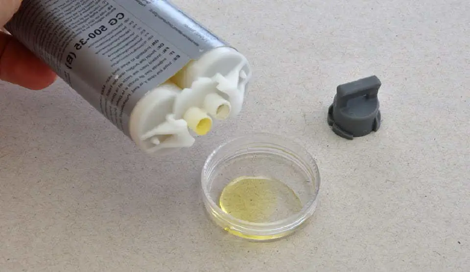 Mix the adhesive before using it if necessary.