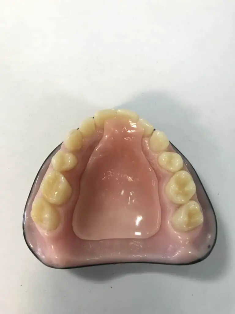 Clean And Dry Dentures