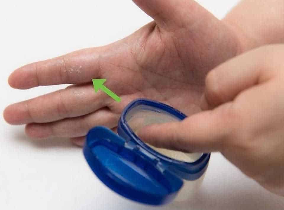 Take use of petroleum jelly